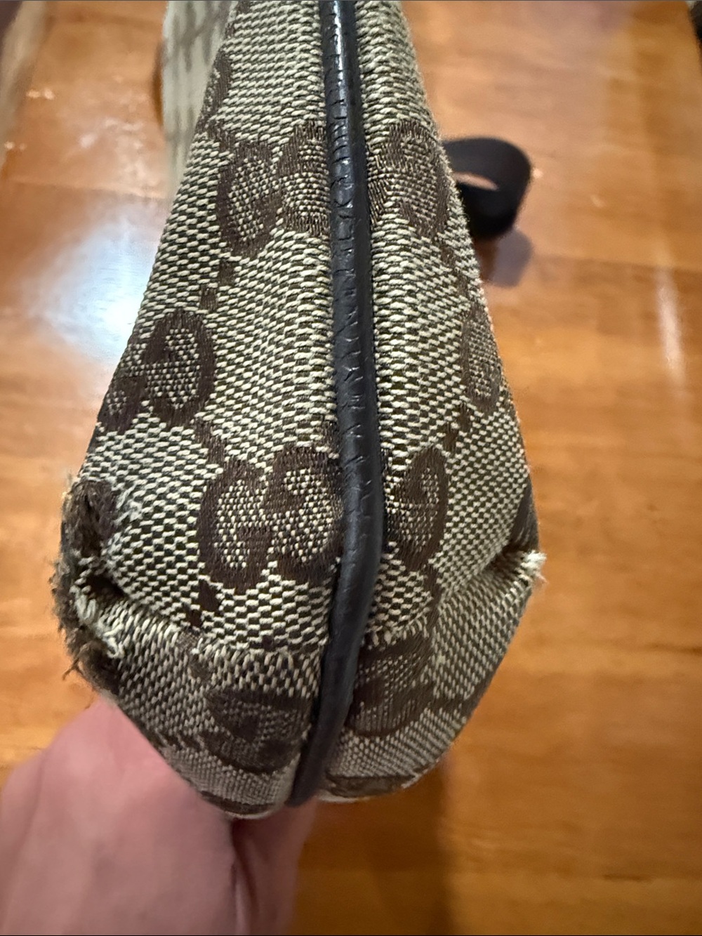 Gucci Beige/Brown GG Supreme Messenger Bag - Picture 7 of 14